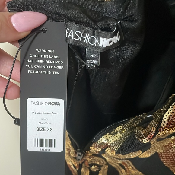 Fashion Nova - The Vice Sequin Gown - Black and Gold - XSmall - Picture 4 of 5